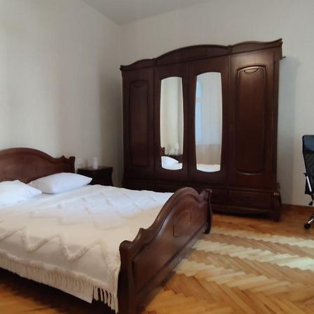 Flat in the city center Odessa Exterior foto